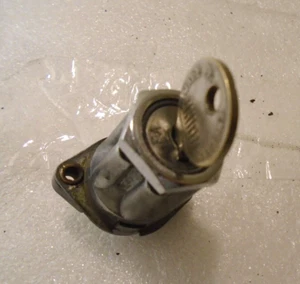 LUCAS S45 IGNITION SWITCH - AUSTIN / MORRIS MK1 MINI - Picture 1 of 4