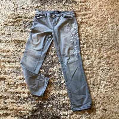 SIMPLY VERA VERA WANG CAPRI Stretch Floral Embroidered Women’s Size 6 - Image 1 of 4