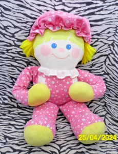 P16/ FISHER PRICE DOUDOU POUPEE VINTAGE ROSE JAUNE ROND SCRATCH GRELOT 1984 TBE - Picture 1 of 3