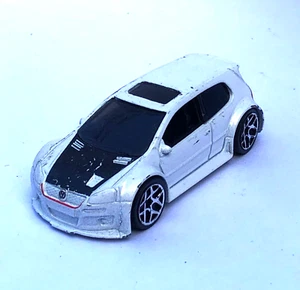 2007 Hot Wheels New Models Volkswagen Golf GTI Metalflake White 1:64 Diecast Car - Picture 1 of 10