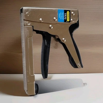 Pistola grapadora de madera/pared seca Stanley Tools TR70 resistente Foto 1 de 3
