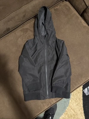 Jaqueta de chuva The Children’s Place com forro de lã para meninos tamanho 5T - Imagem 1 de 4