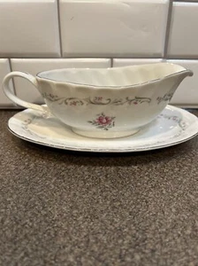 Royal Swirl Fine China Of Japan Gravy Boat W Underplate - Picture 1 of 8