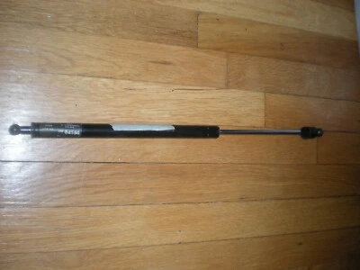 Elevador de puerta de maletero Ford Mustang 1980-1982 hatchback E1ZB-61406A10-FA nuevo de Lote Antiguo Foto 1 de 3