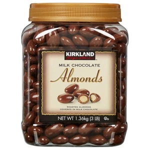 Tarro de almendras tostadas cubiertas de chocolate con leche Kirkland Signature 3 lb kosher sin grasa - Imagen 1 de 7