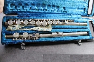 Yamaha YFL-22S Silver Flute, Japan. Very Good Condition - Image 1 of 4
