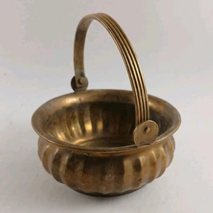 Messing Schüssel Korb mit beweglichem Griff 4" kleine überbackene Süßigkeiten Wechsel Schale - Bild 1 von 10