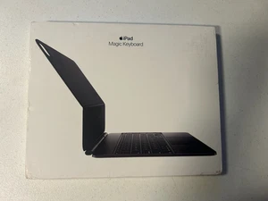 GENUINE APPLE IPAD PRO 13” M4 2024 MAGIC KEYBOARD CASE BLACK ORIGINAL MWR53B/A - Picture 1 of 12