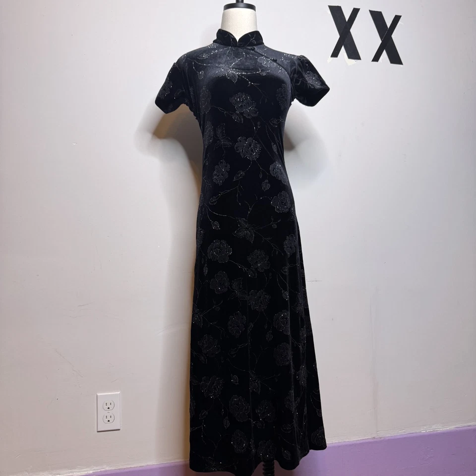 Vestido De Colección Años 90 Terciopelo Negro Cuello Mandarín Motivo Asiático Gótico Baile de graduación Formal 12 P Foto 1 de 4