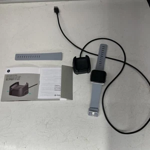 Reloj inteligente portátil Fitbit Versa rastreador de actividad con cargador funciona - Imagen 1 de 5