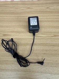 Yuhai Electronic YH-UA-1212 AC Power Adapter 12VAC 1000mA - Picture 1 of 4