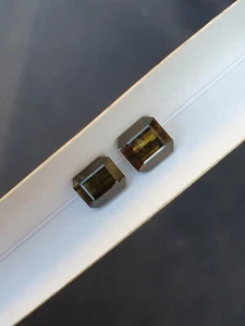 Piedra epidota natural suelta facetada sin tratar de Pakistán - Imagen 1 de 5