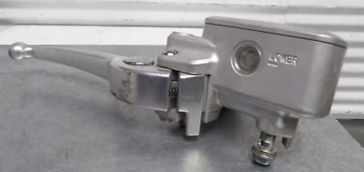 Главный цилиндр переднего тормоза 06–09 Suzuki Boulevard C50T VL800 Touring с ручкой - Изображение 1 из 4