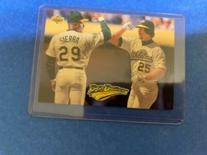 Cubierta superior 1993 #49 Mark McGwire y Ruben Sierra Oakland A's - Imagen 1 de 2