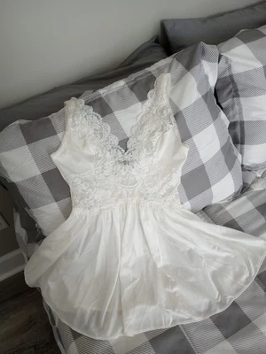 Camisón Babydoll Cinema eToile blanco con encaje mediano Foto 1 de 4