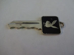 VINTAGE 60'S METAL KANSAS CITY PLAYBOY CLUB KEY KC 4401 HUGH HEFNER BUNNY - Picture 1 of 5