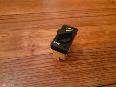 Interrupteur info reset VOLVO 850 OEM 3523260 - Photo 1/4