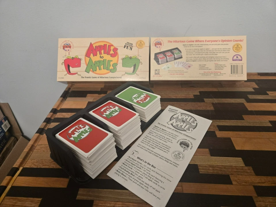 Juego de cartas Apples to Apples 2000 de Out of the Box Foto 1 de 1