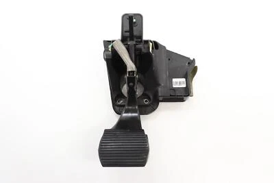 2018 - 2020 FIAT 500L PEDAL DE PARADA DE FREIO DIANTEIRO COM SUPORTE FABRICANTE DE EQUIPAMENTO ORIGINAL 00521023100 - Imagem 1 de 4