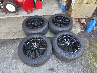 Llantas y neumáticos usados de 16 pulgadas Konig Oversteers negro brillante Foto 1 de 4