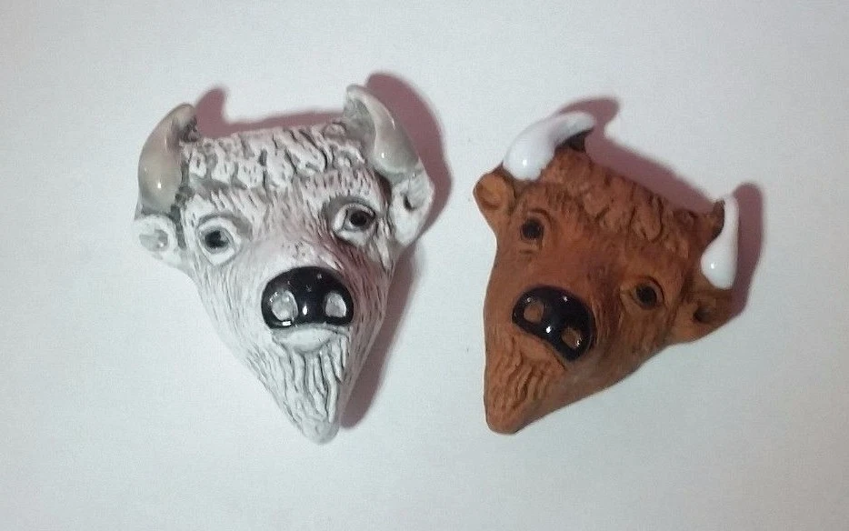 Cuentas de cerámica peruana marrón blanco cabeza de búfalo individuales o lote de 5 hágalo usted mismo Foto 1 de 1