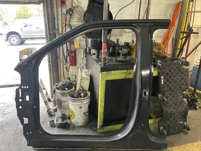 Marco de puerta izquierdo Ford F350 Super Duty 2017-2018 doble cabina HC3Z-26211A11-A 7929891 Foto 1 de 3