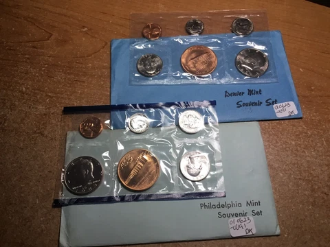 1983 P&D US Mint Souvenir Set-Org. Gov Packaging-Uncirculated Set-010623-0091 Cover