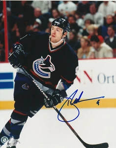 BRAD MAY SIGNED VANCOUVER CANUCKS 8x10 PHOTO #2 Autograph - Bild 1 von 1