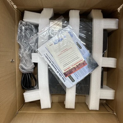 NOVO APC SMT1000RM1U Smart-UPS bateria de backup e protetor contra sobretensão, 800W/1000VA - Imagem 1 de 4