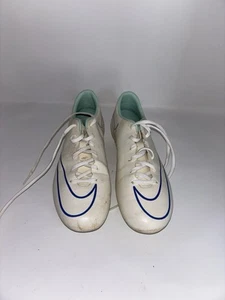 Woman’s Nike Soccer Cleats Teal And Blue - Picture 1 of 3