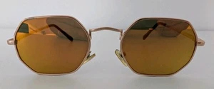 Occhiali da sole ottagonali collezione NYS montatura metallo oro lenti a specchio arancioni - Foto 1 di 7