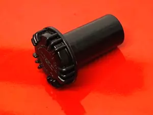 TAPA GASOLINA LAMBRETTA D LD 150 INOCENTES MOBIL ACEITE NEGRO COMBUSTIBLE CON JUNTA DE GOMA - Imagen 1 de 3
