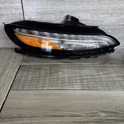 🇺🇸 2014-2018 Jeep Cherokee Turn Signal DRL Daytime Running Light Right OEM - Image 1 of 4