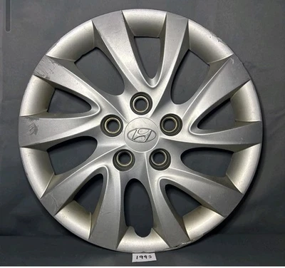 Tampa de roda 2011-2015 Hyundai ELANTRA 16" calota aparafusada fabricante de equipamento original 55568 - Imagem 1 de 4