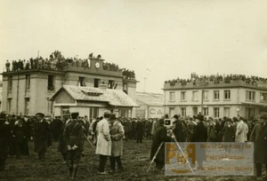 Le Bourget Aviation crowd awaiting return of Costes & Le Brix Old Photo Rol 1928 - Imagen 1 de 3