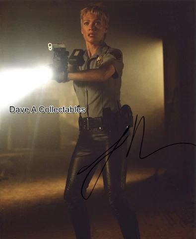 LAURIE HOLDEN signed photo - THE BOYS - SILENT HILL - THE WALKING DEAD - D9173 Cover