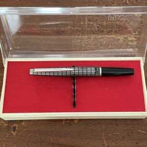 Pilot Elite Fountain Pen Pocket Size 18K Nib Etched Motif Made in Japan - Picture 1 of 15