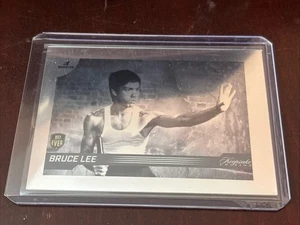 2024 Keepsake Bruce Lee 50th Anniversary Kaleidoscope Base Card #56 - Bild 1 von 2