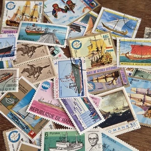Lotto Internazionale di 40+ Francobolli Annullati Non Perquisiti Non Classificati Tenuta  - Foto 1 di 4