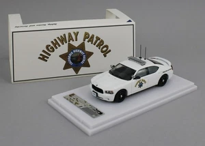 1:64 *ROLLIN DIECAST* Polar Bear #3 CALIFORNIA HIGHWAY PATROL Dodge Charger - Picture 1 of 4