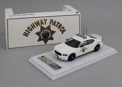1:64 *ROLLIN DIECAST* Polar Bear #3 CALIFORNIA HIGHWAY PATROL Dodge Charger - Image 1 of 4
