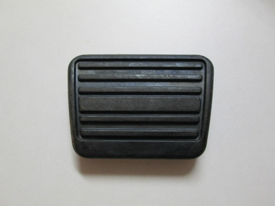 ПЕДАЛЬ СЦЕПЛЕНИЯ МЕХАНИЧЕСКОЙ КОРОБКИ ПЕРЕДАЧ CHEVROLET SILVERADO GMC C/K 15706041 - Изображение 1 из 1