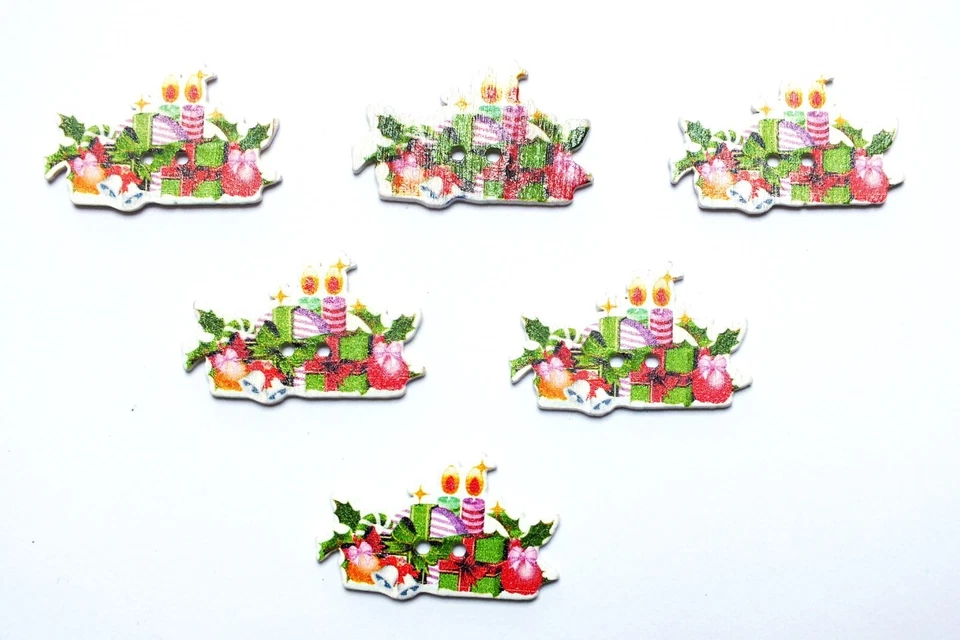LOT 6 BOUTONS BOIS : composition décor Noël 34*21mm