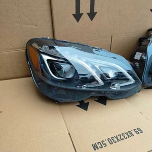 US Mercedes Benz W212 LED Right headlight A2129063403KZ - Imagen 1 de 6