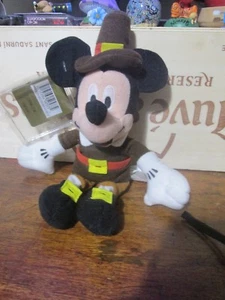 Superb Disney Store 8" Bean Bag Mickey Mouse in Pilgrim Outfit. - Picture 1 of 4