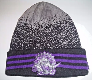 TORONTO RAPTORS NBA VINTAGE NUEVO GORRO TEJIDO INVIERNO TOBOGÁN SOMBRERO POR ADIDAS - Imagen 1 de 2