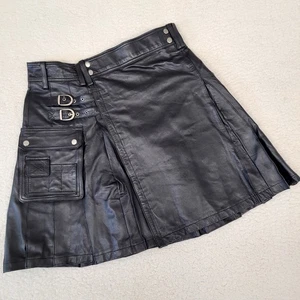 Herren Lederkilt schwarz - gefüttert, Schnallen, zwei Cargotaschen - top - Bild 1 von 17