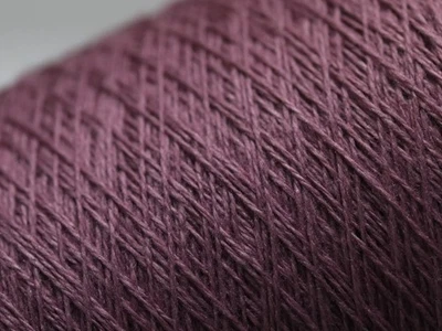 H30 (250€/kg) 100g 50% KASCHMIR / 50% SEIDE RUBIN-CASSIS (36/2) Zwirn Wolle Garn - Bild 1 von 2