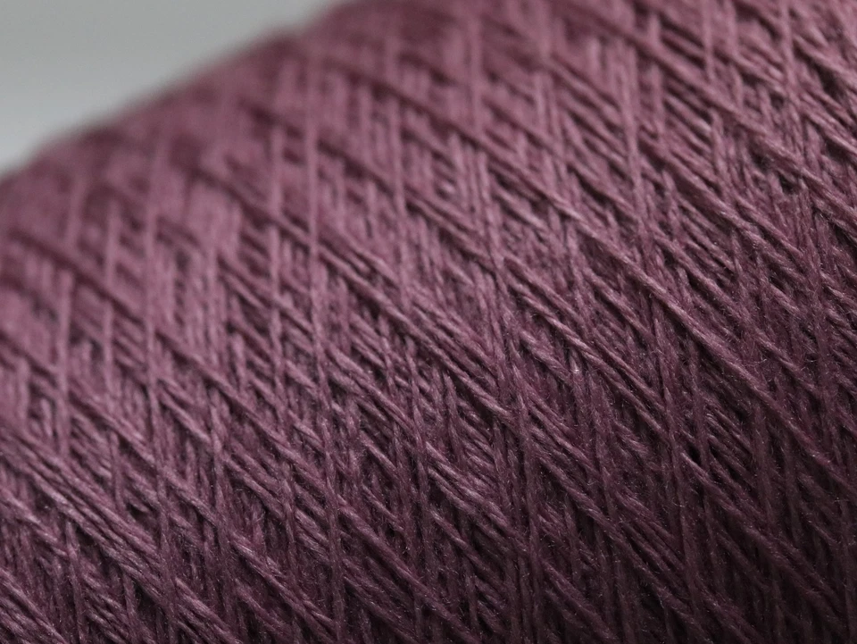 H30 (250€/kg) 100g 50% KASCHMIR / 50% SEIDE RUBIN-CASSIS (36/2) Zwirn Wolle Garn - Bild 1 von 2