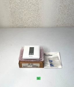 New Robertshaw 300-201 Digital Thermostat - Picture 1 of 6